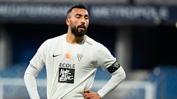 Himad Abdelli s'éloigne d'une arrivée en janvier. Himad Abdelli s'éloigne d'une arrivée en janvier.