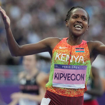  Faith Kipyegon (KEN) celebrates.