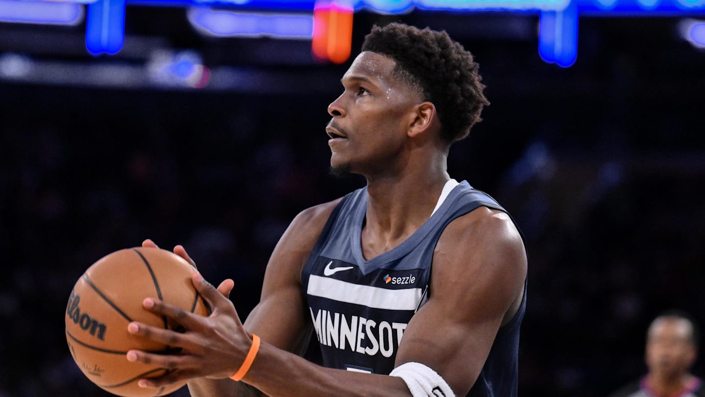 NBA Star Anthony Edwards Has Funny Moment With Knicks Fan thumbnail