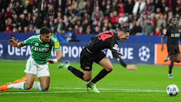 Patrik Schick wurde von Malick Thiaw vor dem Strafraum gestoppt