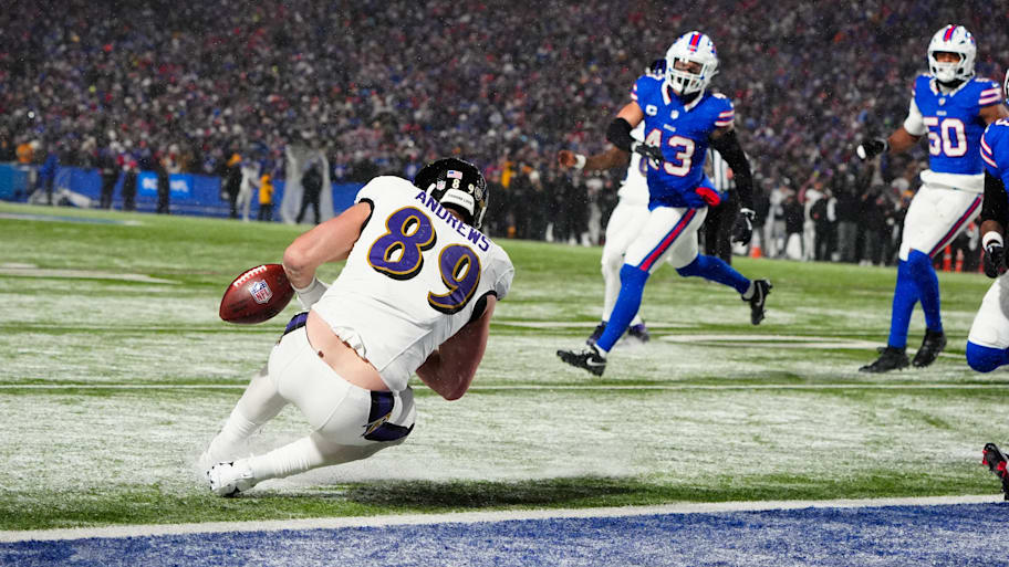 Baltimore Ravens tight end Mark Andrews (89) drops a pass on a two-point conversion late in the fourth quarter against the Buffalo Bills in a 2025 AFC divisional round game. | Gregory Fisher-Imagn Images