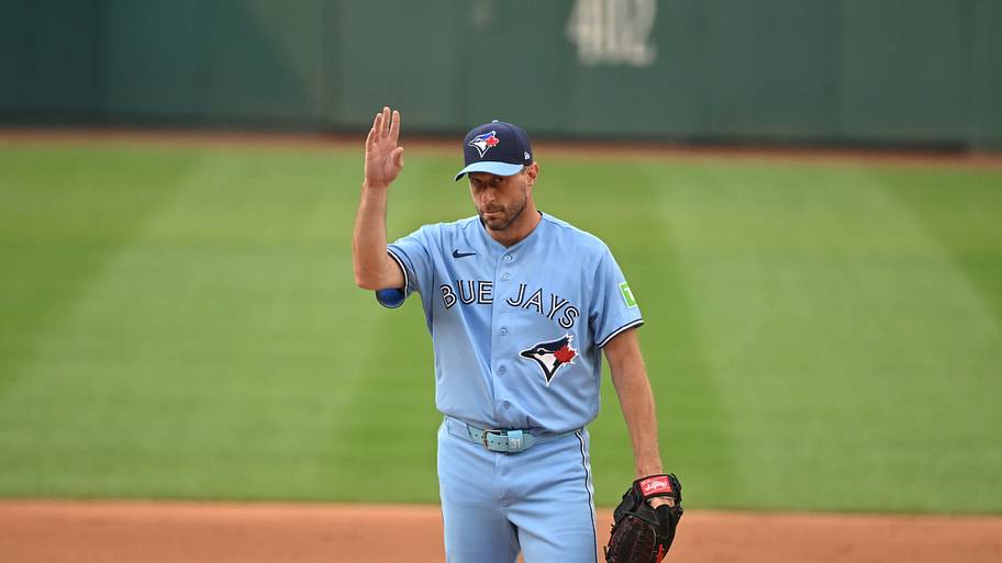 Blue Jays pitcher Max Scherzer takes the mound