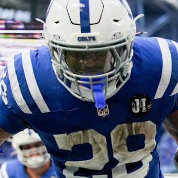 Indianapolis Colts running back Jonathan Taylor (28) scores a touchdown during a game on Sunday, Oct. 12, 2025, at Lucas Oil Stadium in Indianapolis. The Colts defeated the Cardinals 31-27.