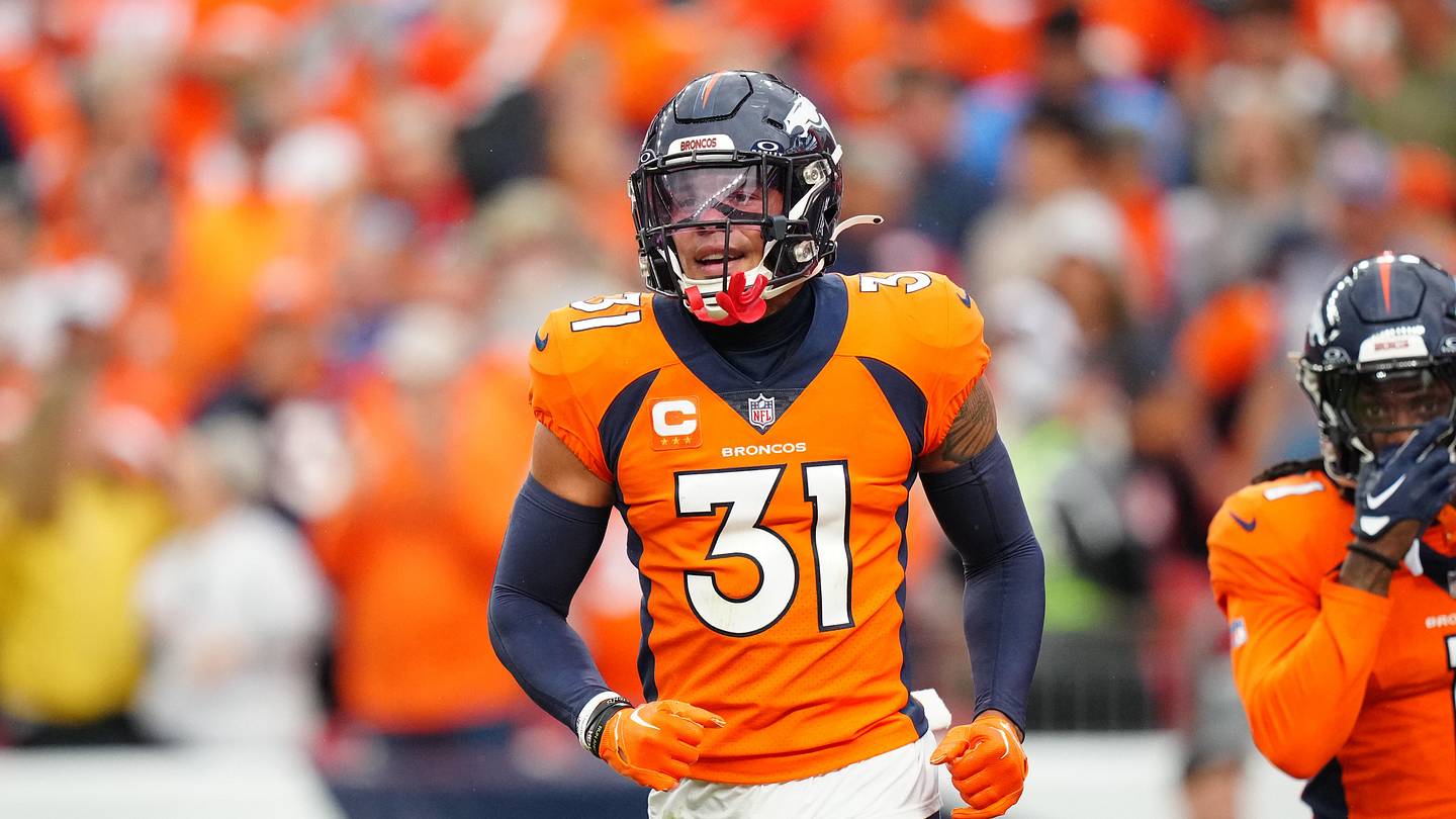These top NFL free agents shockingly still do not have teams for 2024 season - Vimarsana News