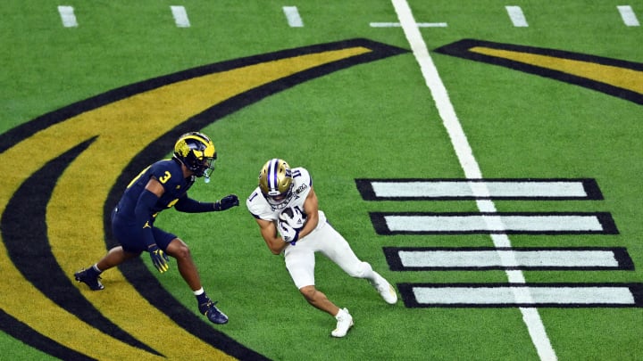 Jan 8, 2024; Houston, TX, USA; Washington Huskies wide receiver Jalen McMillan (11) catches a pass