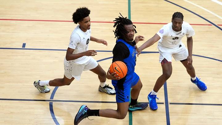 Syracuse basketball is among the finalists for 2027 4-star guard Devin Cleveland. One suitor might be gaining momentum.