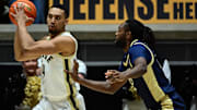 Purdue Boilermakers forward Trey Kaufman-Renn (4) looks for an open teammate