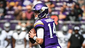 Minnesota Vikings quarterback Sam Darnold (14)