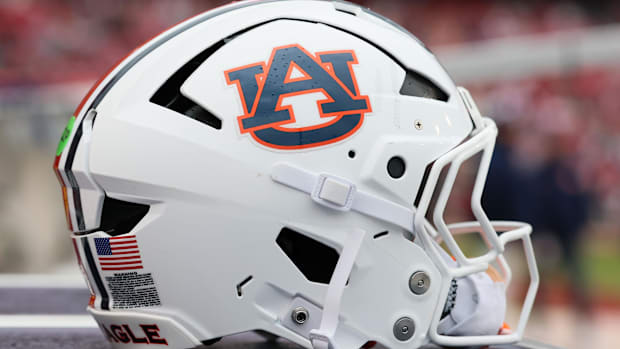 White Auburn Tigers helme