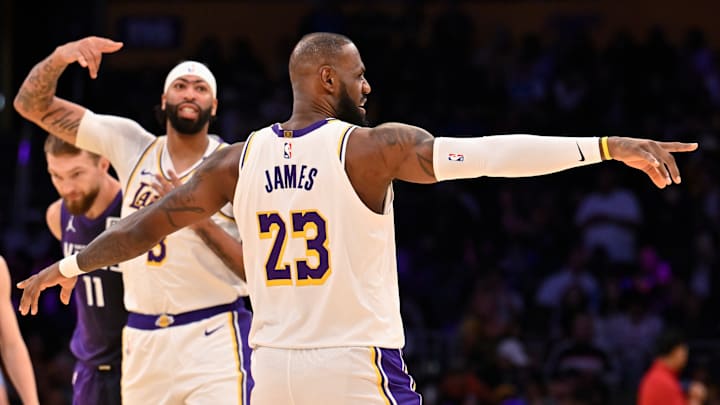 Anthony Davis and LeBron James have done all they can to help the Lakers to a 10-7 record.
