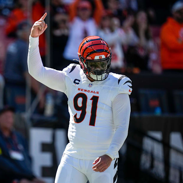 Cincinnati Bengals defensive end Trey Hendrickson (91) celebrates the Week 1 victory over the Cleveland Browns.