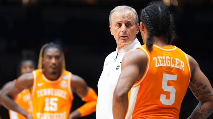 Tennessee head coach Rick Barnes talks with Zakai Zeigler (5) during a NCAA Tournament Elite Eight game against Houston at Lucas Oil Stadium in Indianapolis, Ind., on Sunday, March 30, 2025.