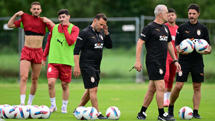 Galatasaray oyuncuları idmanda.