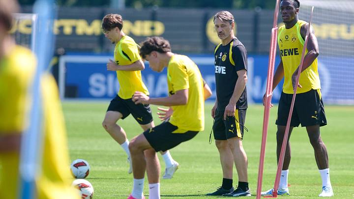 Borussia Dortmund Kicks Off Training