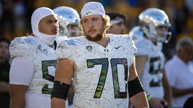 Nov 18, 2023; Tempe, Arizona, USA; Oregon Ducks offensive lineman Charlie Pickard (70) against the Arizona State Sun Devils a