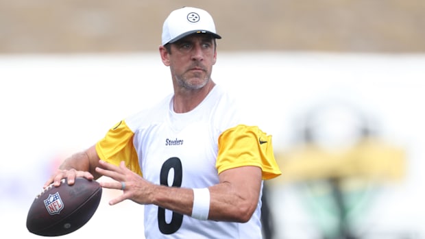 Pittsburgh Steelers quarterback Aaron Rodgers
