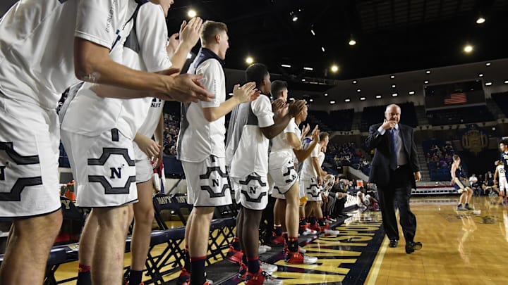 Ed DeChellis and the Navy Midshipmen basketball team. Ed DeChellis and the Navy Midshipmen basketball team.