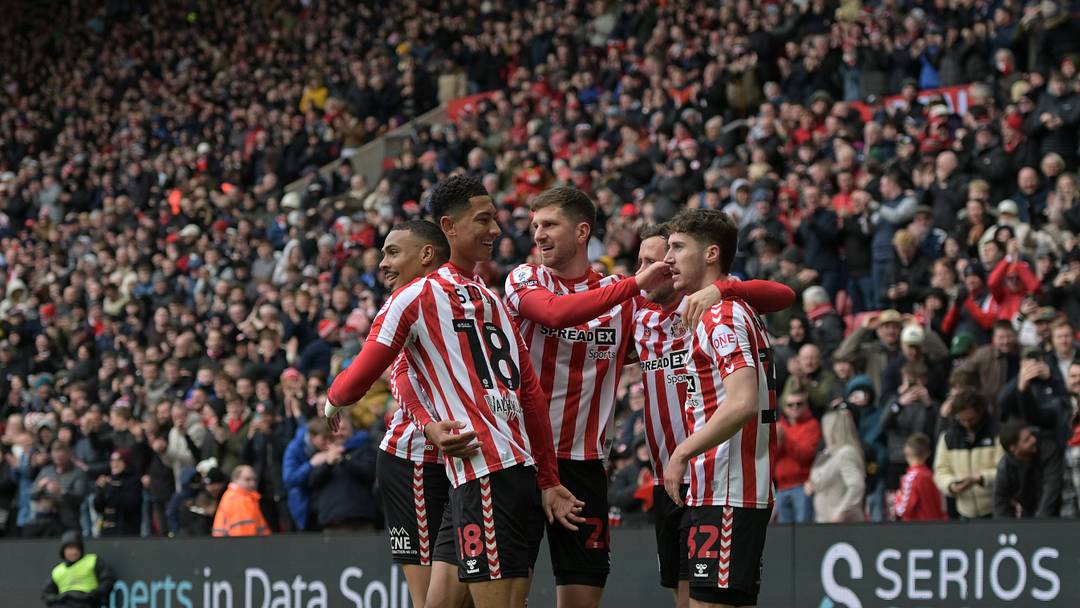 Sunderland players celebrating Trai Hume's opener against Millwall Sunderland players celebrating Trai Hume's opener against Millwall