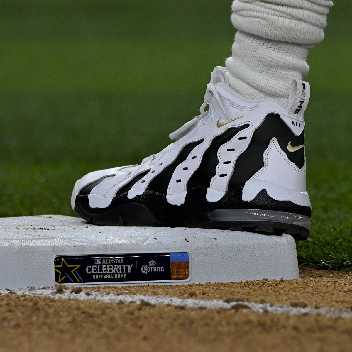 Black deion sanders shoes best sale