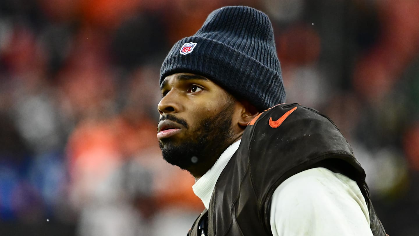 NFL Fans Roast Browns for Taking Shedeur Sanders Off Field on Failed Two-Point Play