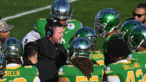 Jan 1, 2025; Pasadena, CA, USA; Oregon Ducks head coach Dan Lanning during a timeout in the first quarter against the Ohio St