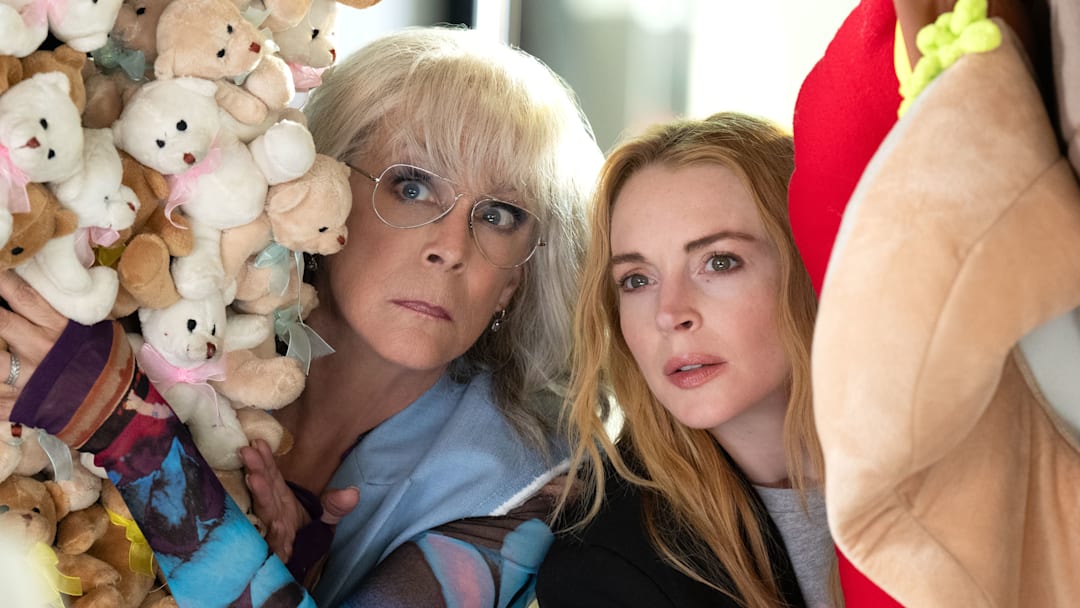 (L-R) Jamie Lee Curtis as Tess Coleman Lindsay Lohan as Anna Coleman in Disney's FREAKIER FRIDAY