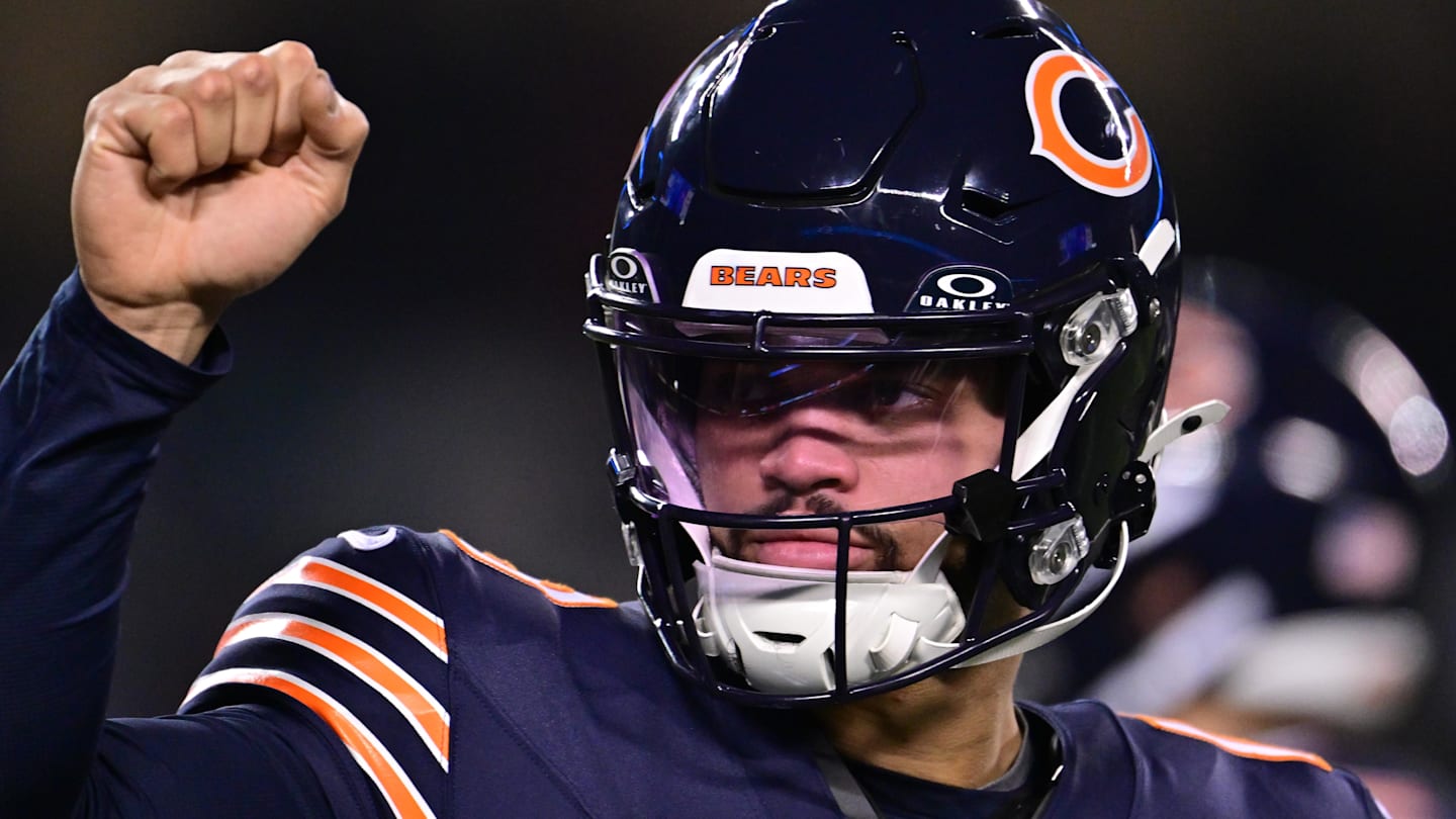 Bears Trade Justin Fields, Face Challenging 2025 Schedule
