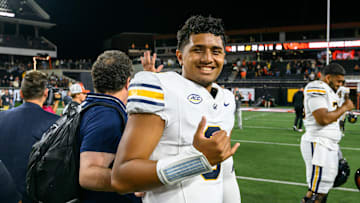 A Duck for half a minute, Jaron-Keawe Sagapolutele tore up the Oregon State secondary at Reser Stadium over the weekend, 20-30 passing for 234 yards and three touchdowns.