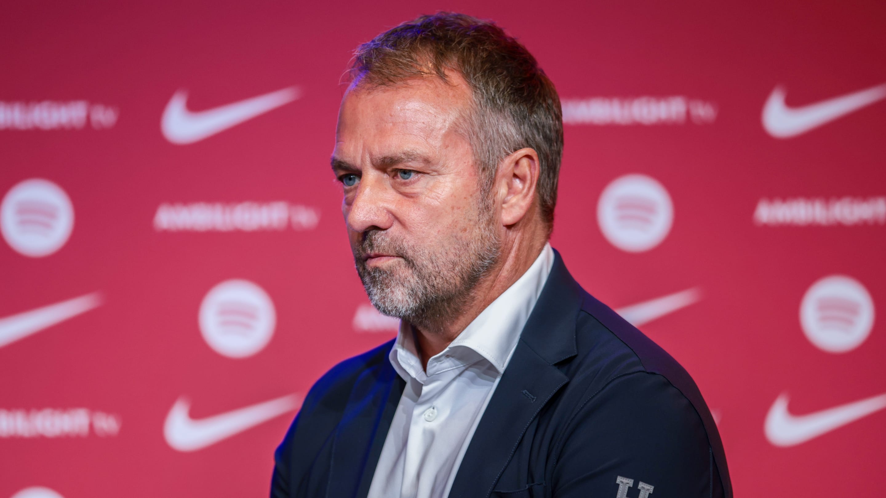 FC Barcelone : Hansi Flick aurait trouvé son numéro 6, et il s'agit d'un joueur de l'effectif actuel
