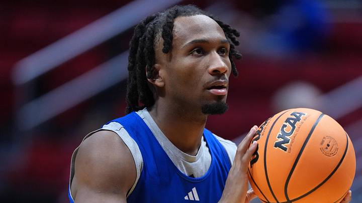Kansas Jayhawks guard Darryn Peterson
