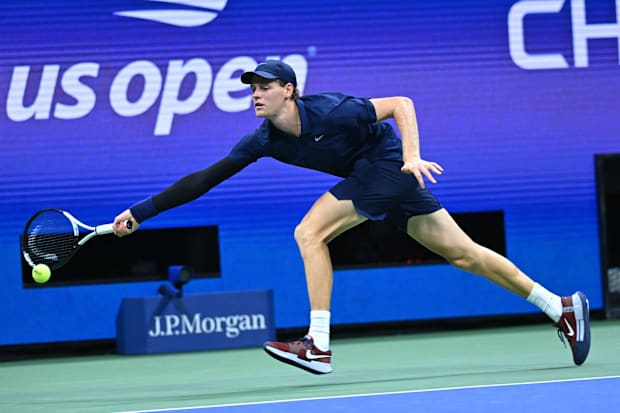 シナー us open 2025 Court Dri-FIT ネイビー M Shop Jannik Sinner and Carlos Alcaraz's 2025 US Open Nike Kits
