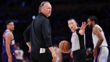 Phoenix Suns v Los Angeles Lakers