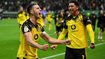 Nico Schlotterbeck jubelt über den Sieg in Frankfurt  Nico Schlotterbeck jubelt über den Sieg in Frankfurt