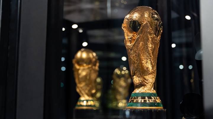 Um den FIFA-WM-Pokal geht es in den nächsten Wochen