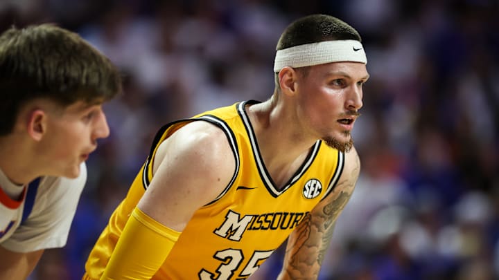 Missouri Tigers forward Jacob Crews (35) gets ready to try to rebound in a game against the Florida Gators this season.