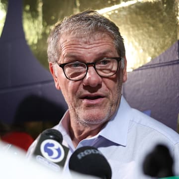 Geno Auriemma talks to reporters after the national championship.