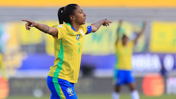 Brasil enfrenta o Uruguai em duelo por vaga na final
