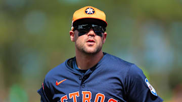 Houston Astros left fielder Zach Dezenzo (9)