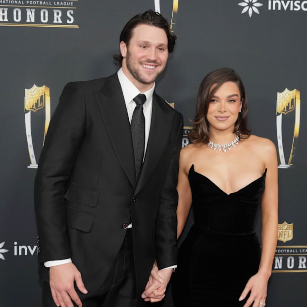 josh alen hailee steinfeld