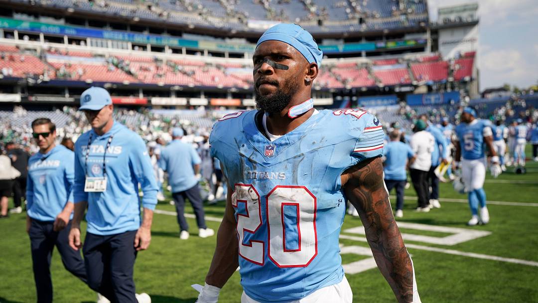 Tennessee Titans running back Tony Pollard (20) exits the field after the loss against the Philadelphia Eagles at Nissan Stadium in Nashville, Tenn., Sunday, Sept. 20, 2026.