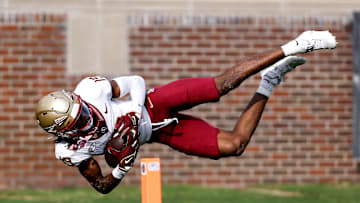 South Carolina football transfer portal commitment Vandrevius Jacobs