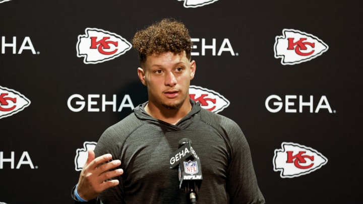 KC Chiefs keep Patrick Mahomes among NFL's highest-paid quarterbacks