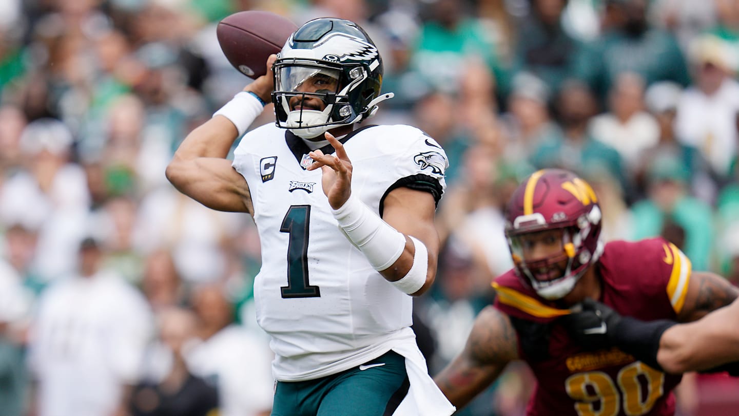 傑倫赫茨 (Jalen Hurts) 與傑登丹尼爾斯 (Jayden Daniels) 四分衛的對決是每個 NFL 球迷必看的電視節目
