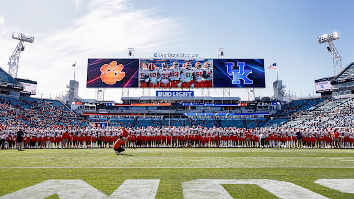 TaxSlayer Gator Bowl - Clemson v Kentucky