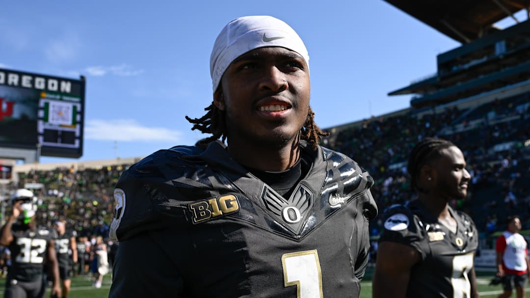Sep 20, 2025; Eugene, Oregon, USA; Oregon Ducks wide receiver Dakorien Moore (1) walks off the field after the game against the Oregon State Beavers at Autzen Stadium. Mandatory Credit: Troy Wayrynen-Imagn Images Sep 20, 2025; Eugene, Oregon, USA; Oregon Ducks wide receiver Dakorien Moore (1) walks off the field after the game against the Oregon State Beavers at Autzen Stadium. Mandatory Credit: Troy Wayrynen-Imagn Images