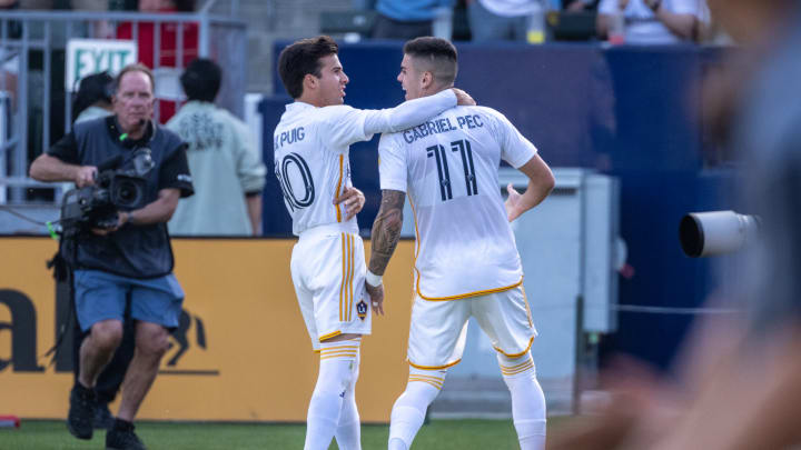 On August 4, 2024, LA Galaxy pulled off a thrilling win against Chivas Guadalajara in their second Leagues Cup group stage game. Here’s a quick look at the pros and cons of their performance.