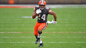 Pittsburgh Steelers v Cleveland Browns