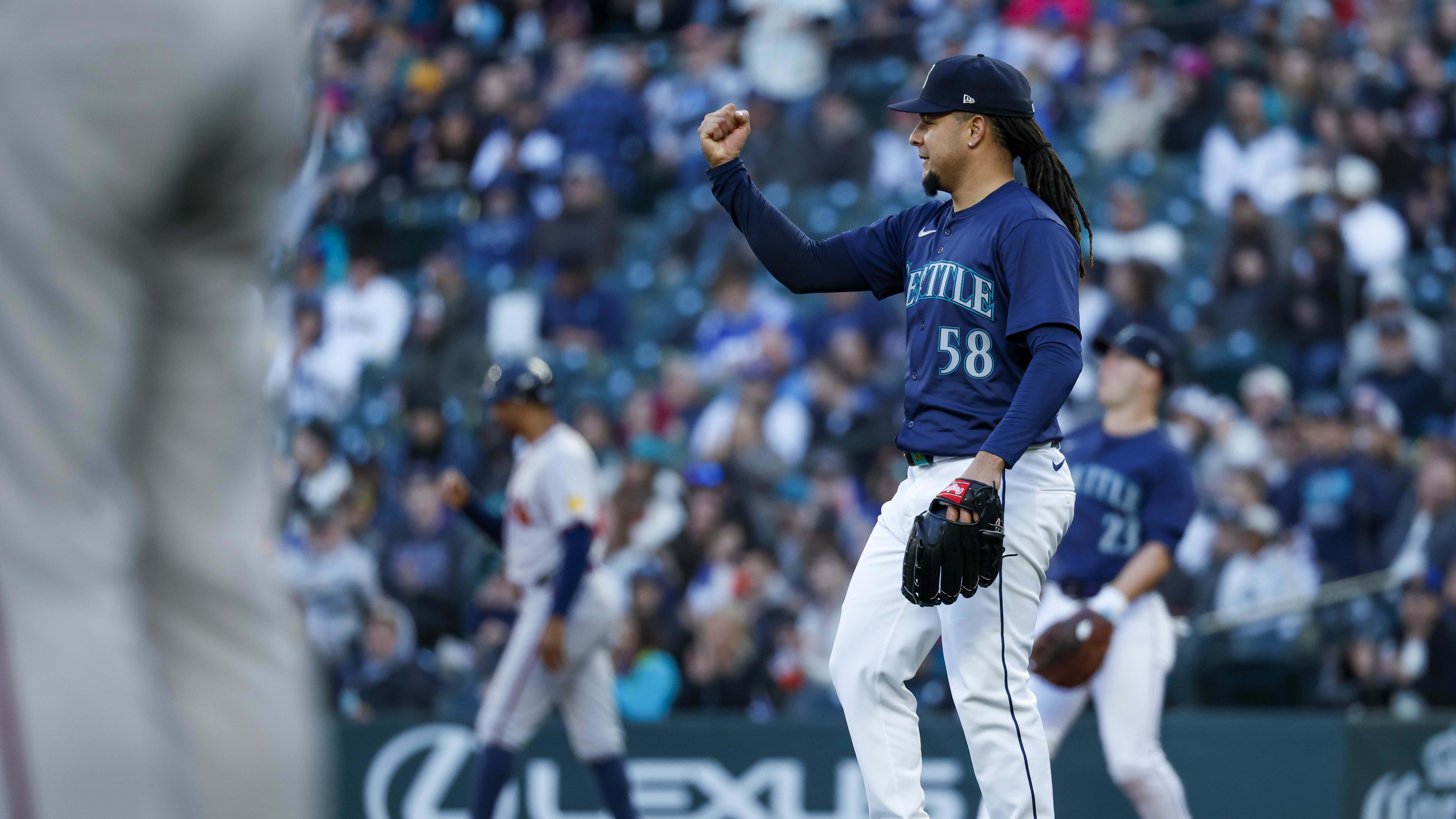 Seattle Mariners starting pitcher Luis Castillo pitches seven shoutout innings against the Atlanta Braves tonight, allowing only three hits. 