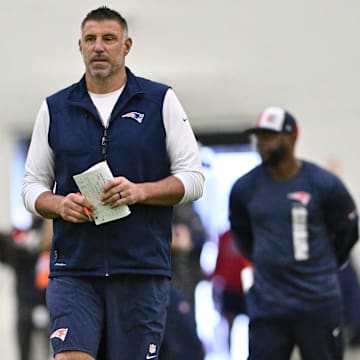 Jun 10, 2025; Foxborough, MA, USA; New England Patriots head coach Mike Vrabel watches over practice during minicamp held in the WIN Field House at Gillette Stadium. Mandatory Credit: Eric Canha-Imagn Images