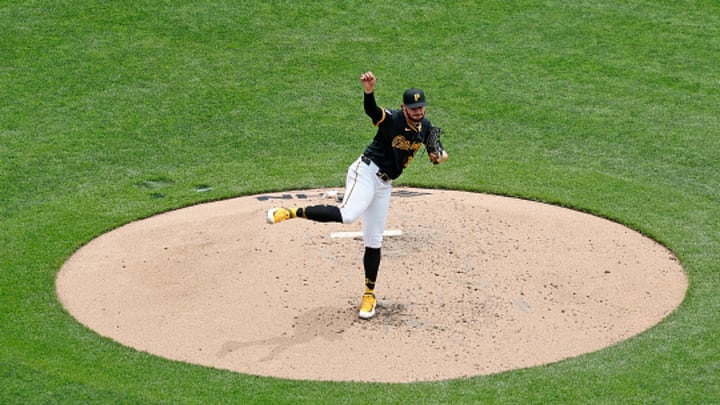 Paul Skenes en un partido contra los Chicago Cubs.